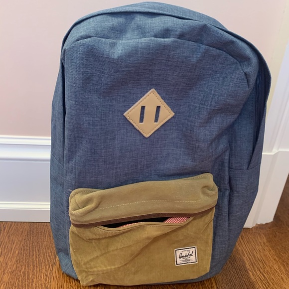 Classic Herschel Backpack - Picture 2 of 5